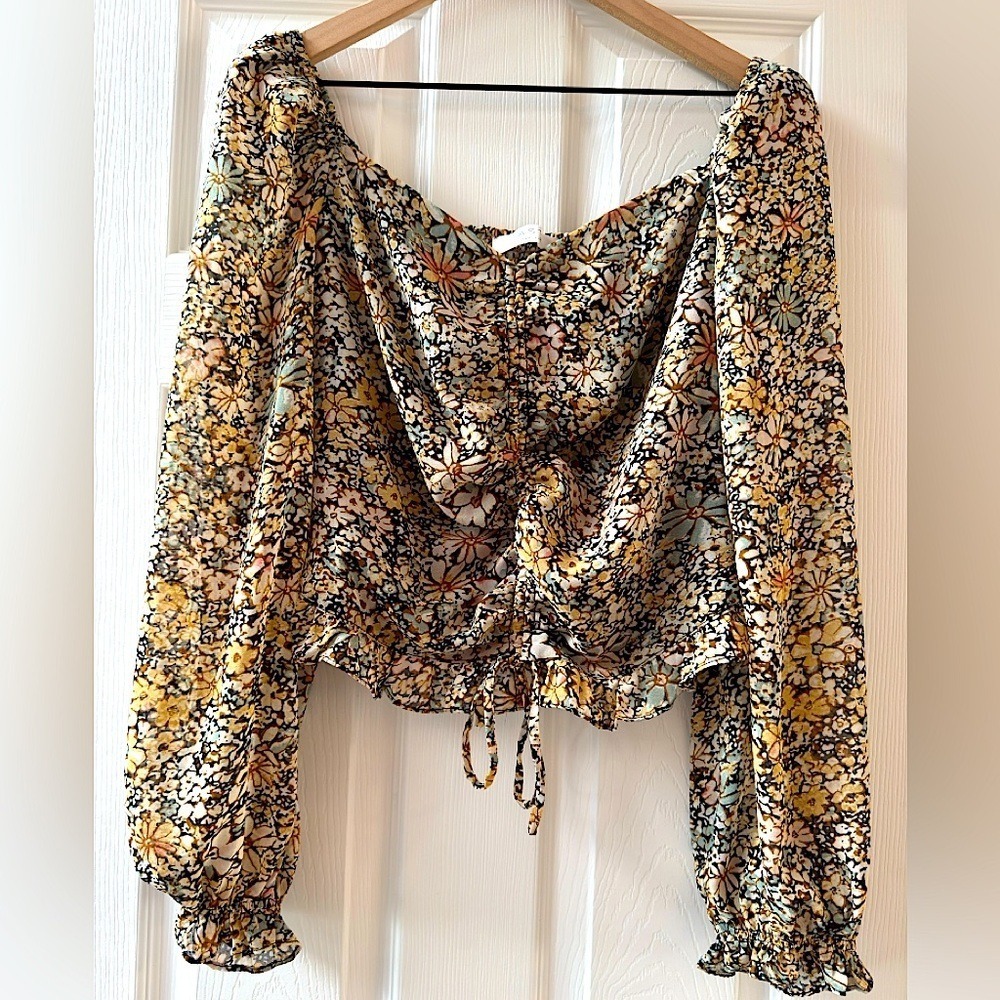 ASTR the label Floral Ruched Sweetheart Neck Top blouse size L NWOT